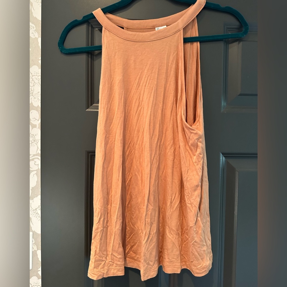 Melrose & Market Salmon Swing Tank